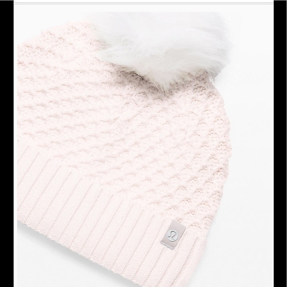 lululemon athletica Accessories - Lululemon Pom to play Beanie